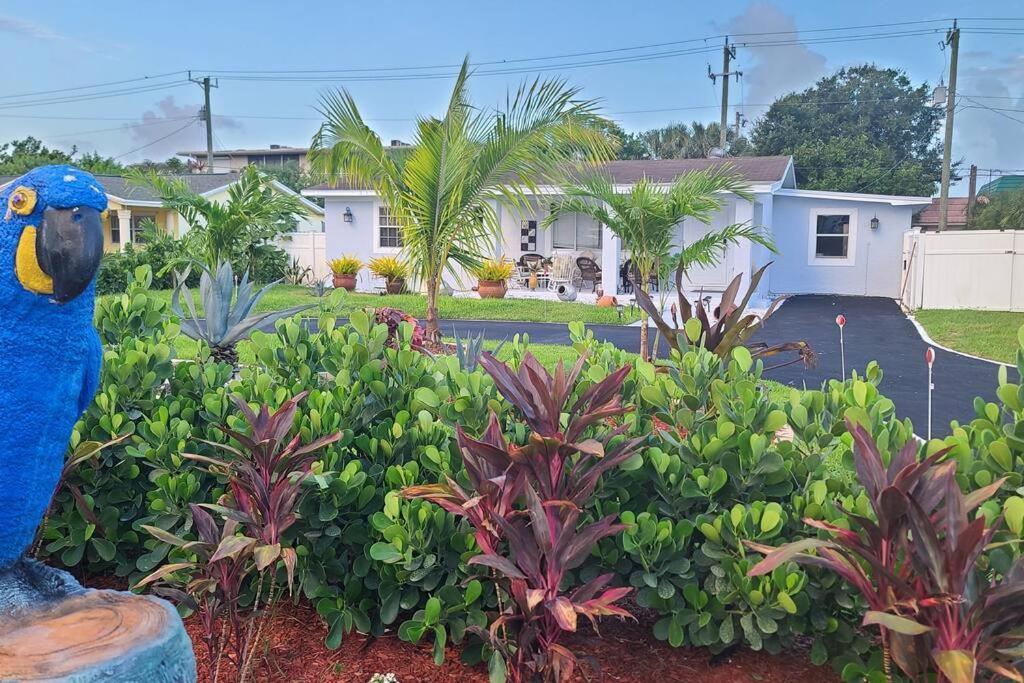 Palm Springs 3-Bedroom 2-Bath 5 Miles To The Beach 레이크워쓰 외부 사진