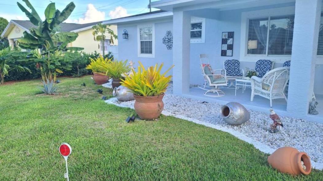 Palm Springs 3-Bedroom 2-Bath 5 Miles To The Beach 레이크워쓰 외부 사진