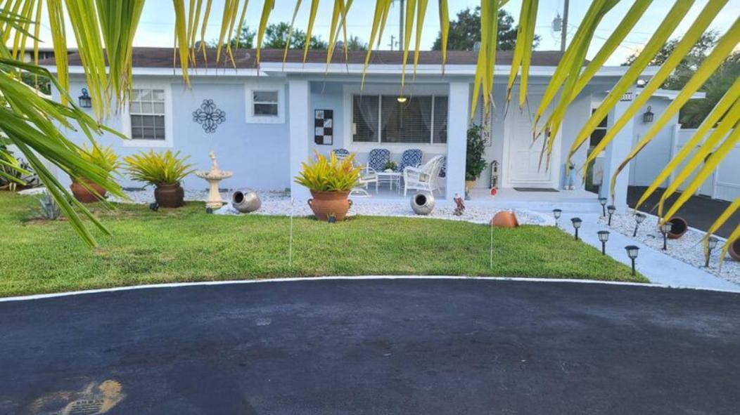 Palm Springs 3-Bedroom 2-Bath 5 Miles To The Beach 레이크워쓰 외부 사진