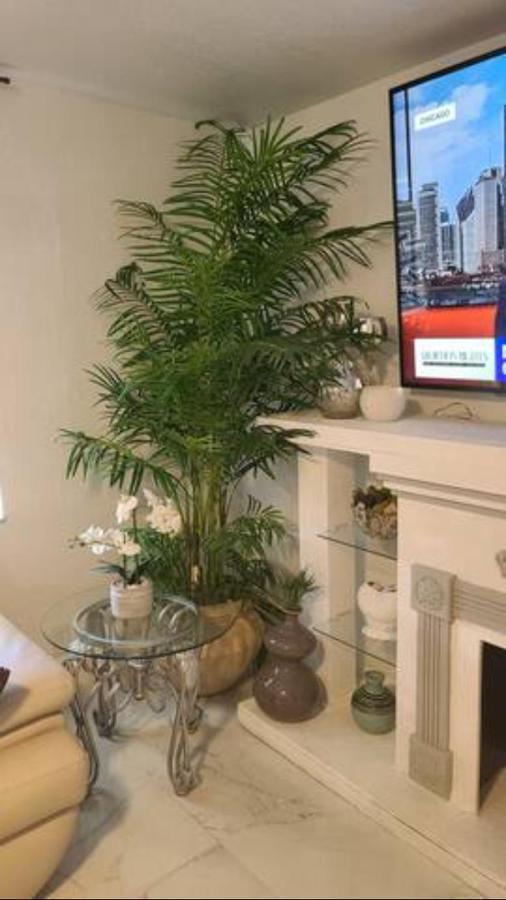 Palm Springs 3-Bedroom 2-Bath 5 Miles To The Beach 레이크워쓰 외부 사진