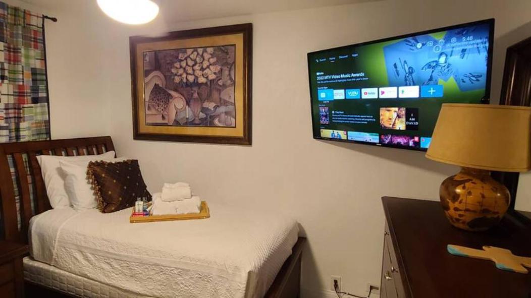 Palm Springs 3-Bedroom 2-Bath 5 Miles To The Beach 레이크워쓰 외부 사진