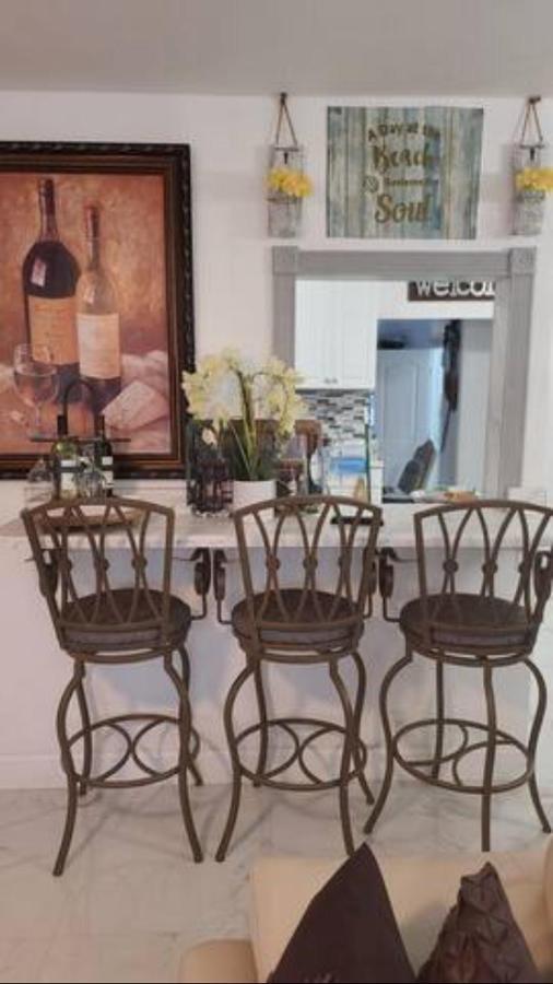 Palm Springs 3-Bedroom 2-Bath 5 Miles To The Beach 레이크워쓰 외부 사진