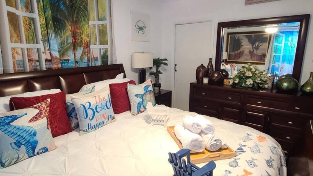 Palm Springs 3-Bedroom 2-Bath 5 Miles To The Beach 레이크워쓰 외부 사진