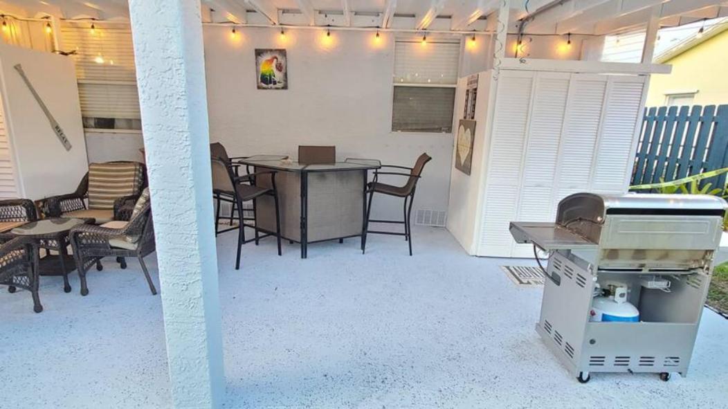 Palm Springs 3-Bedroom 2-Bath 5 Miles To The Beach 레이크워쓰 외부 사진