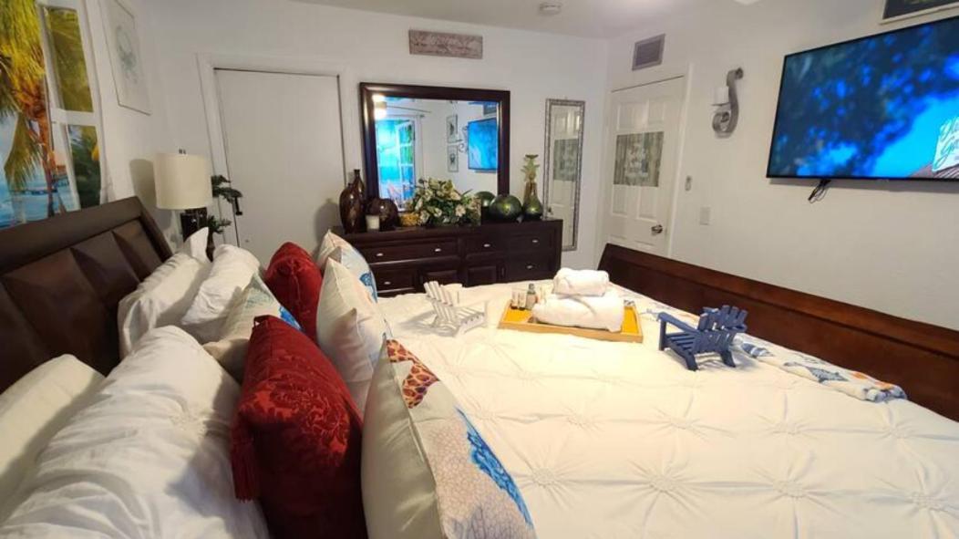 Palm Springs 3-Bedroom 2-Bath 5 Miles To The Beach 레이크워쓰 외부 사진